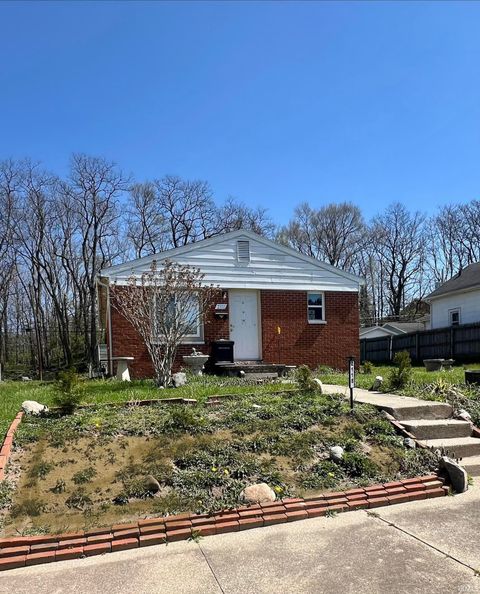 Photo of 2118 S Warren Street, South Bend, IN 46613 (MLS # 202612518)