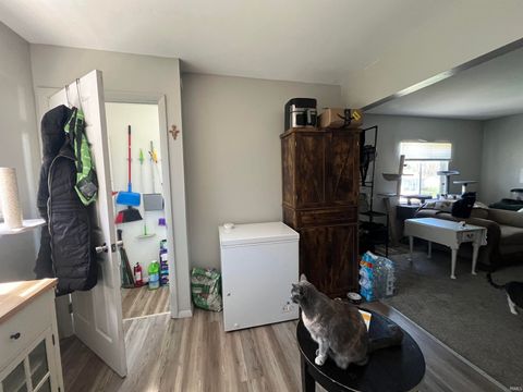 Tiny photo for 2118 S Warren Street, South Bend, IN 46613 (MLS # 202612518)