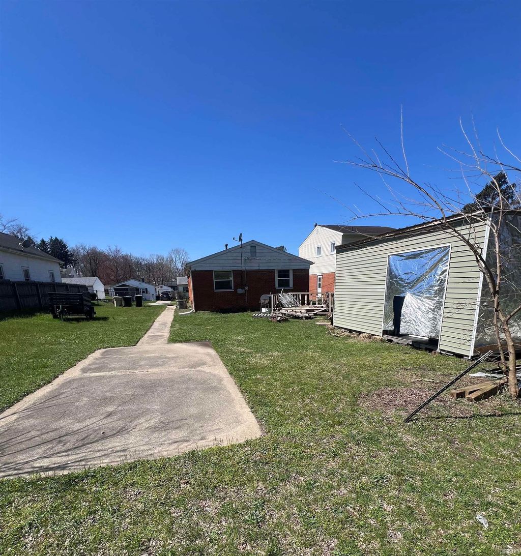 Photo of 2118 S Warren Street, South Bend, IN 46613 (MLS # 202612518)