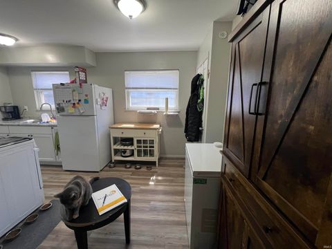 Tiny photo for 2118 S Warren Street, South Bend, IN 46613 (MLS # 202612518)