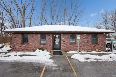 Photo of 24266 County Road 45, Elkhart, IN 46516 (MLS # 202548823)