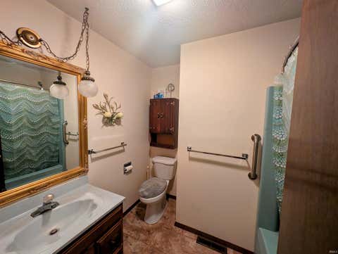 Tiny photo for 1401 Ruhl Garden Court, Kokomo, IN 46902 (MLS # 202620393)
