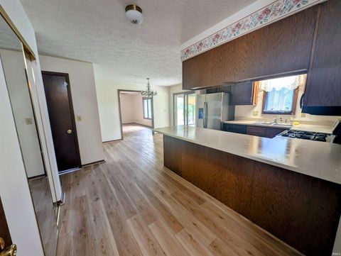 Tiny photo for 1401 Ruhl Garden Court, Kokomo, IN 46902 (MLS # 202620393)