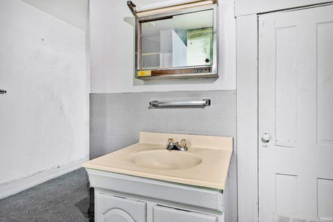 Tiny photo for 3722 S Gallatin Street, Marion, IN 46953 (MLS # 202618746)