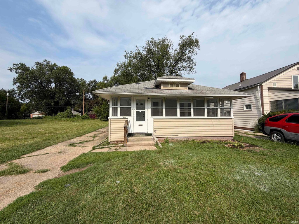 Photo of 1233 N Meade Street, South Bend, IN 46628 (MLS # 202632224)
