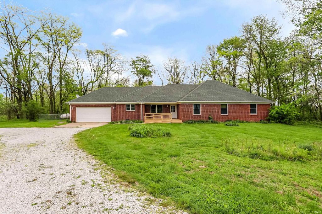 Photo of 4718 W Country Road #150, Danville, IN 46122 (MLS # 202615682)