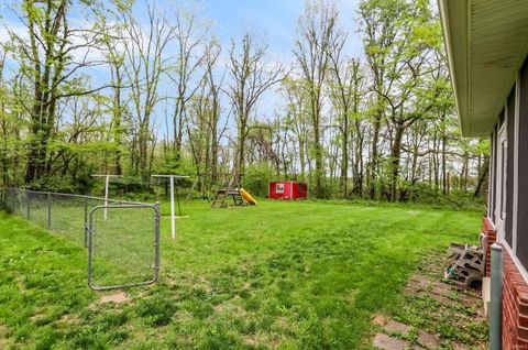 Tiny photo for 4718 W Country Road #150, Danville, IN 46122 (MLS # 202615682)