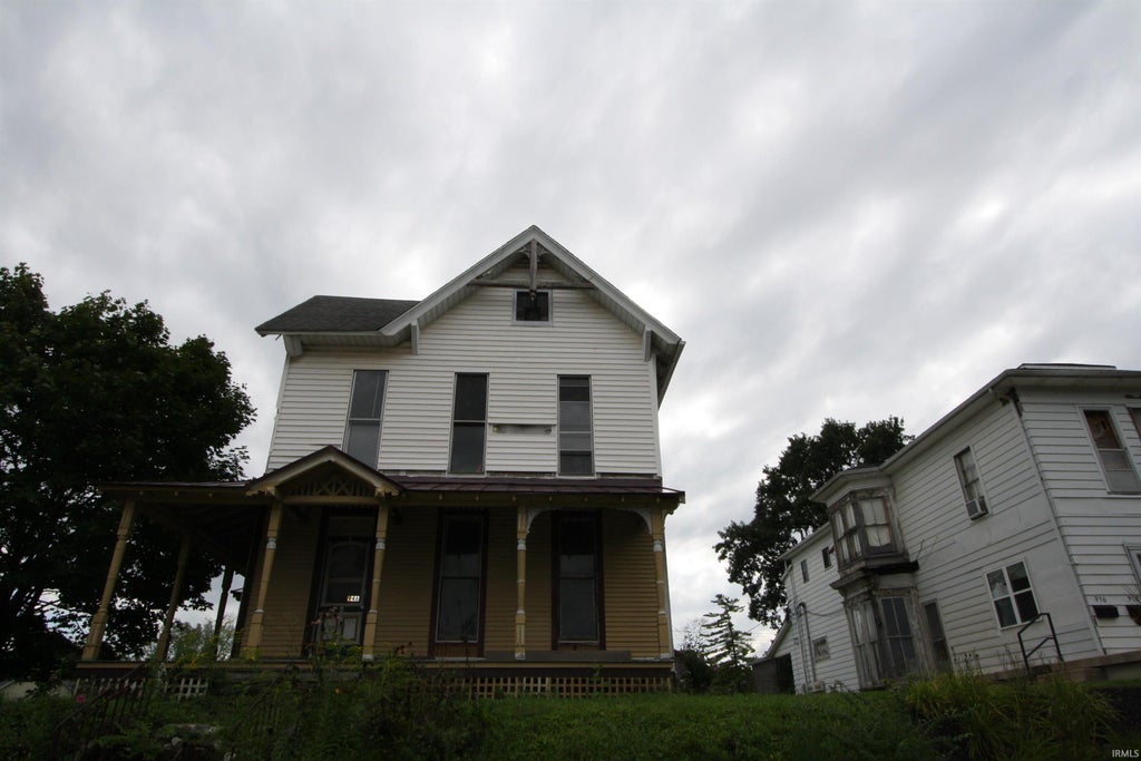 Photo of 946 N Jefferson Street, Huntington, IN 46750 (MLS # 202637155)