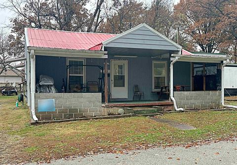 Photo of 701 Sunset Avenue, Washington, IN 47501 (MLS # 202547414)