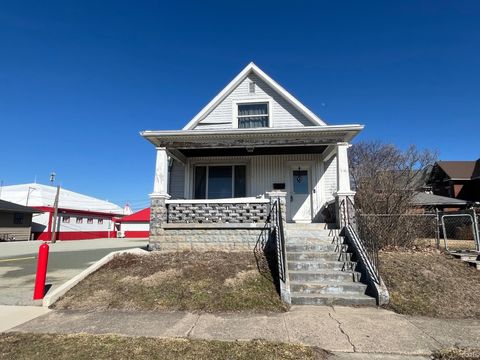 Photo of 115 N Miami Street, Peru, IN 46970 (MLS # 202605645)