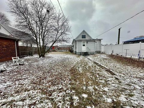 Tiny photo for 115 N Miami Street, Peru, IN 46970 (MLS # 202605645)