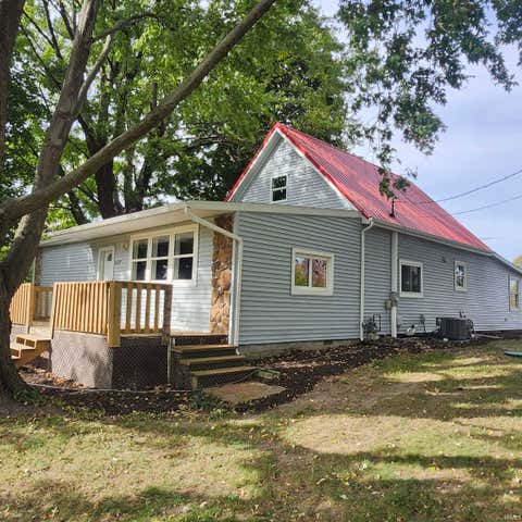 Photo of 1038 W 200 S, Warsaw, IN 46580 (MLS # 202542014)