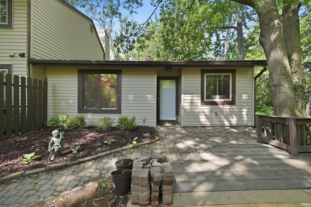 Photo of 5038 Stellhorn Road, Fort Wayne, IN 46815 (MLS # 202619294)