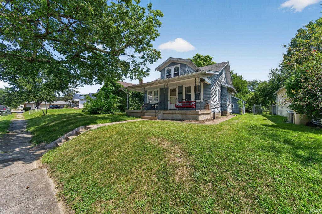 Photo of 928 Oakland Street, South Bend, IN 46615 (MLS # 202631842)