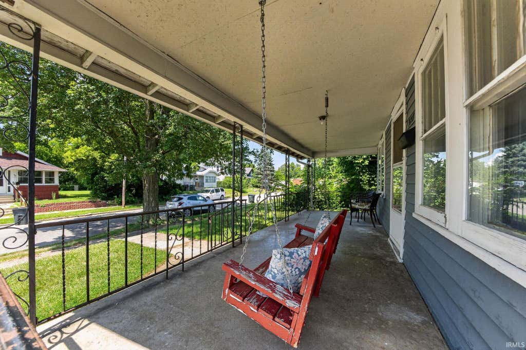 Photo of 928 Oakland Street, South Bend, IN 46615 (MLS # 202631842)