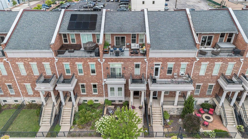 Photo of 112 S Niles Avenue, South Bend, IN 46617 (MLS # 202608996)