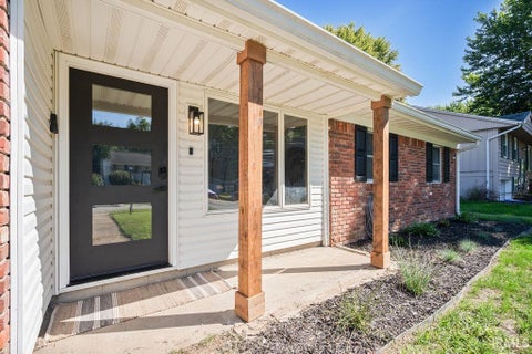 Tiny photo for 1716 Oakhill Road, Kokomo, IN 46902 (MLS # 202635152)
