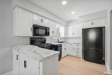 Tiny photo for 1716 Oakhill Road, Kokomo, IN 46902 (MLS # 202635152)
