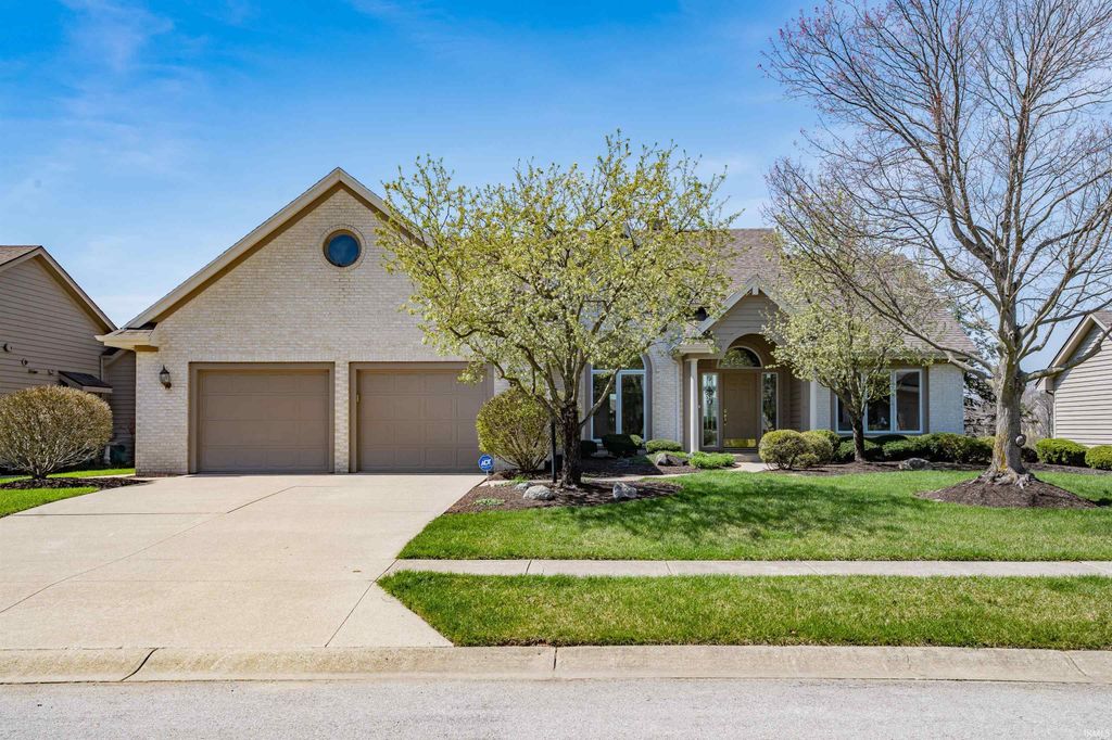 Photo of 1420 Shingle Oak Pointe, Fort Wayne, IN 46814 (MLS # 202612324)