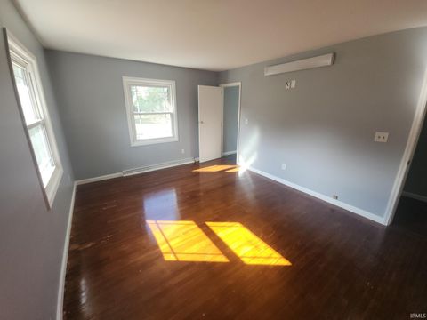 Tiny photo for 308 Longtree Lane, Logansport, IN 46947 (MLS # 202541396)