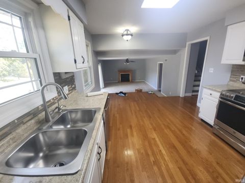 Tiny photo for 308 Longtree Lane, Logansport, IN 46947 (MLS # 202541396)