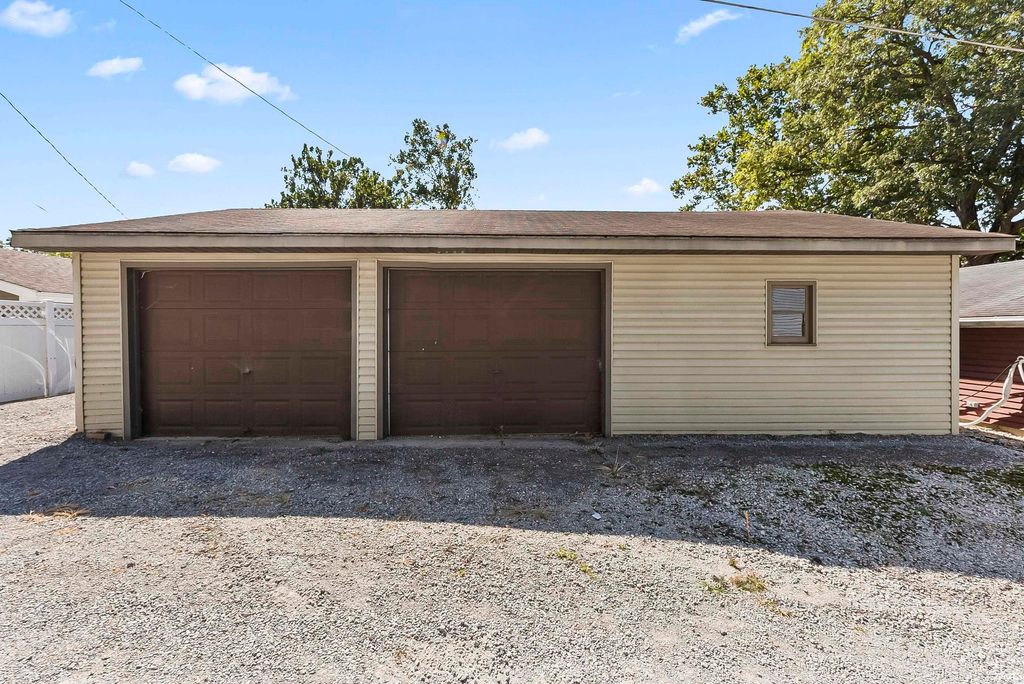 Photo of 7 EMS D7A Lane, Syracuse, IN 46567 (MLS # 202606306)