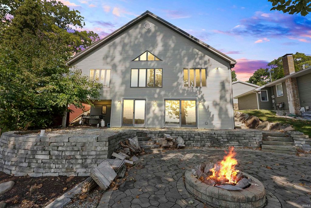 Photo of 7 EMS D7A Lane, Syracuse, IN 46567 (MLS # 202606306)