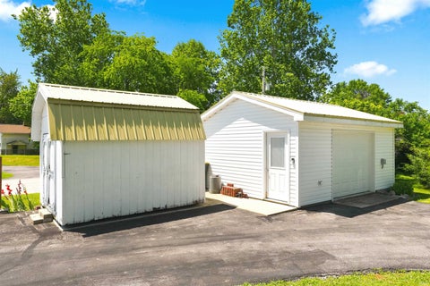 Tiny photo for 213 Willow Court, Kendallville, IN 46755 (MLS # 202627350)