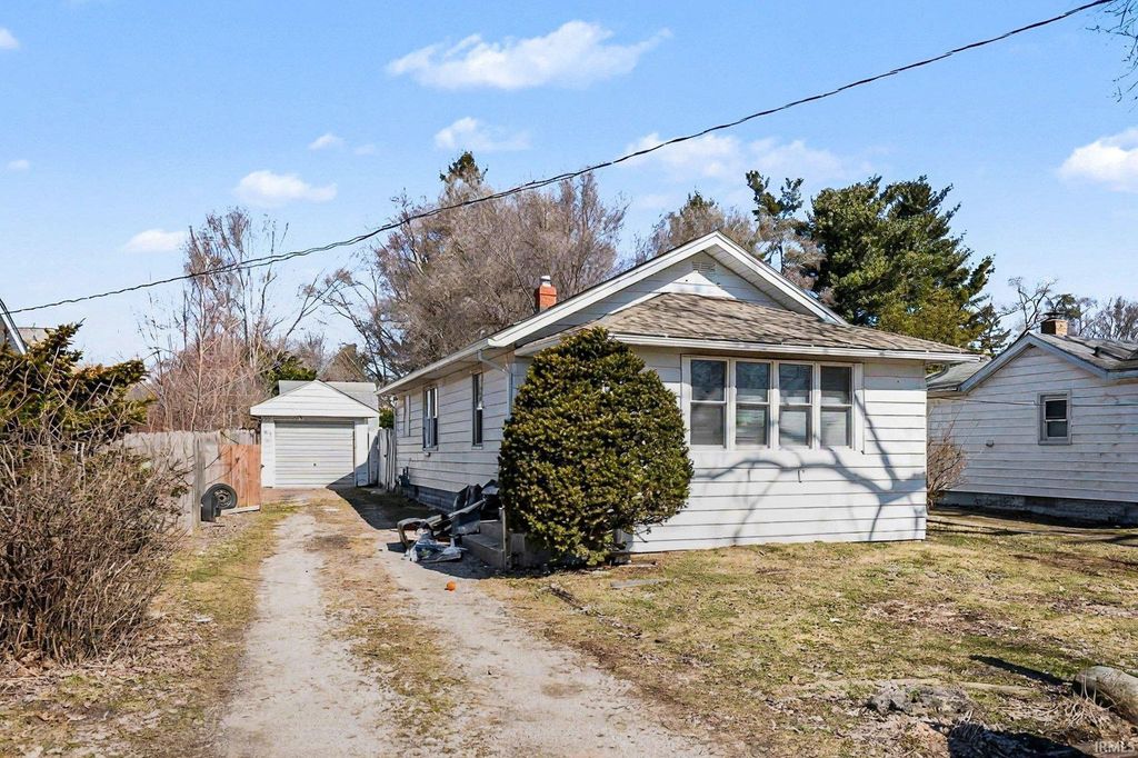 Photo of 22815 Hartzer Avenue, South Bend, IN 46628 (MLS # 202606724)