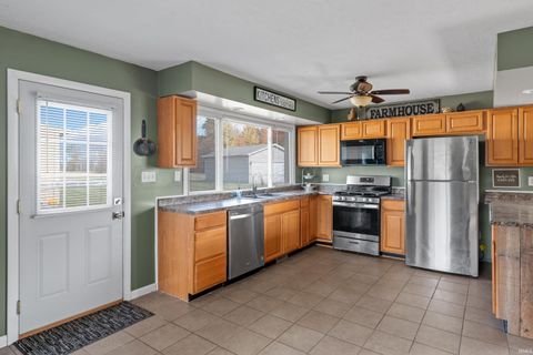 Tiny photo for 4792 E 100 N, Kokomo, IN 46901 (MLS # 202543834)