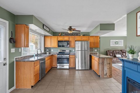 Tiny photo for 4792 E 100 N, Kokomo, IN 46901 (MLS # 202543834)