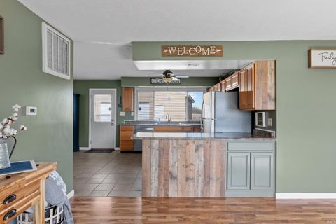 Tiny photo for 4792 E 100 N, Kokomo, IN 46901 (MLS # 202543834)