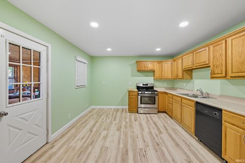 Tiny photo for 1304 E Morgan Street, Kokomo, IN 46901 (MLS # 202536665)