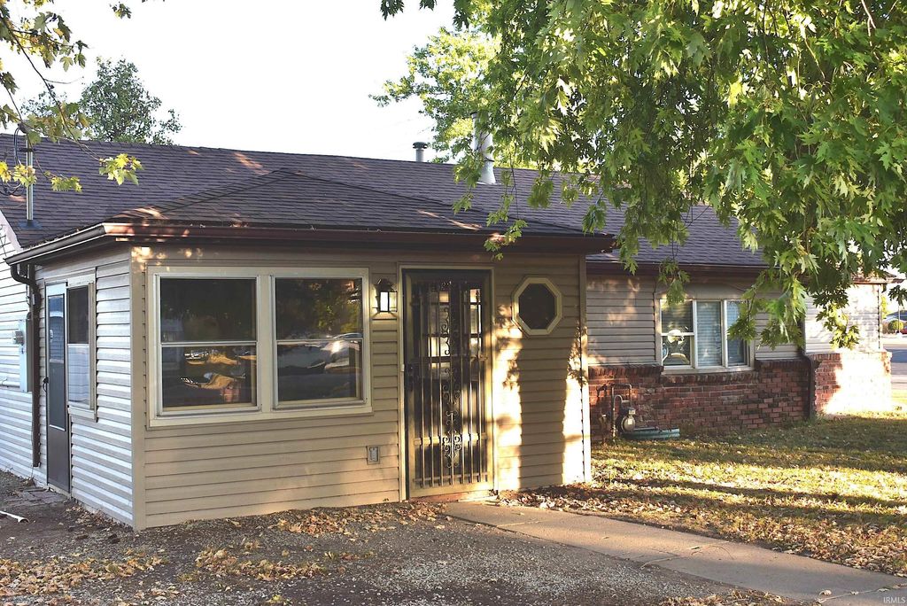 Photo for 1304 E Morgan Street, Kokomo, IN 46901 (MLS # 202536665)