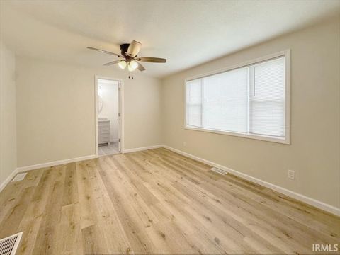 Tiny photo for 9 BOULEVARD, Peru, IN 46970 (MLS # 202613621)