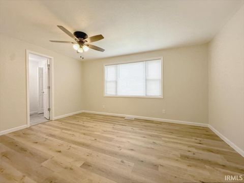 Tiny photo for 9 BOULEVARD, Peru, IN 46970 (MLS # 202613621)