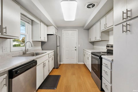 Tiny photo for 1429 Dundee Drive, New Haven, IN 46774 (MLS # 202644842)