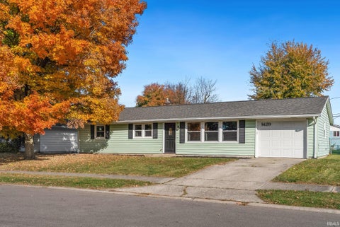 Photo of 1429 Dundee Drive, New Haven, IN 46774 (MLS # 202644842)