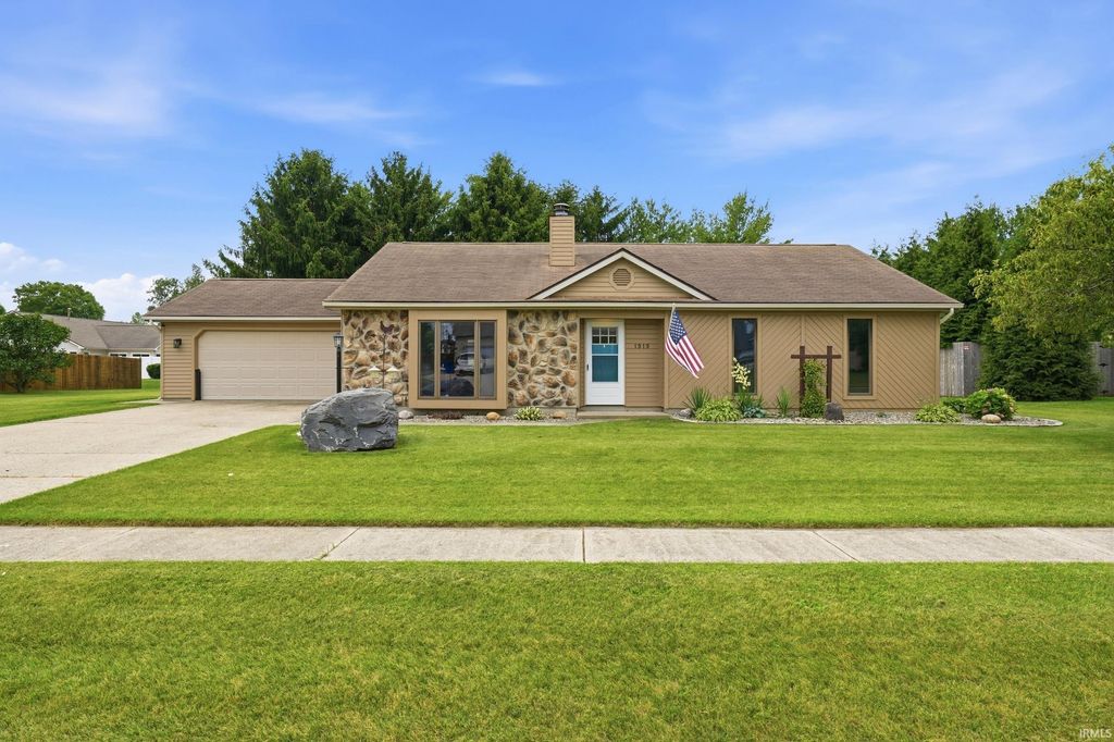 Photo of 1919 Mill Stream Drive, Huntertown, IN 46748 (MLS # 202625643)