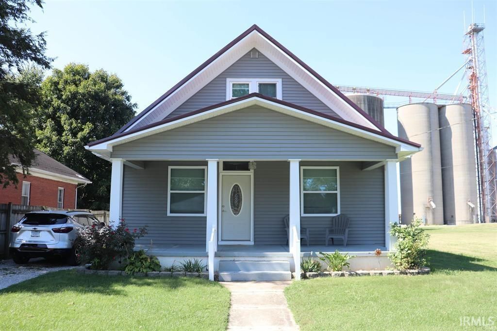 Photo of 814 N Jackson Street, Huntingburg, IN 47542 (MLS # 202618637)
