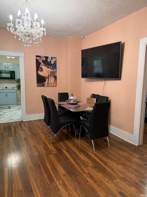 Tiny photo for 814 N Jackson Street, Huntingburg, IN 47542 (MLS # 202618637)
