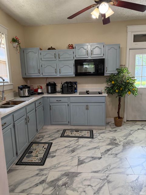 Tiny photo for 814 N Jackson Street, Huntingburg, IN 47542 (MLS # 202618637)