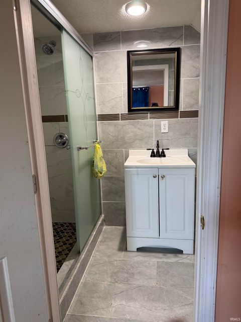 Tiny photo for 814 N Jackson Street, Huntingburg, IN 47542 (MLS # 202618637)