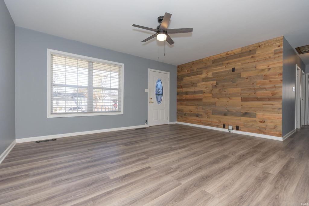 Photo of 4201 Stratford Road, Evansville, IN 47710 (MLS # 202545829)