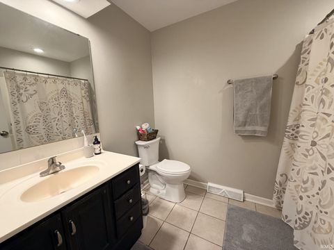 Tiny photo for 4355 E Birch Drive, Newburgh, IN 47630 (MLS # 202626798)