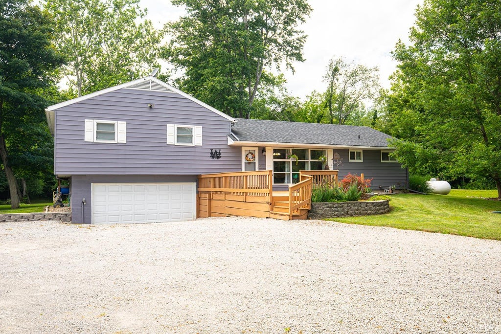 Photo of 11866 N 300 E, Roanoke, IN 46783 (MLS # 202634728)