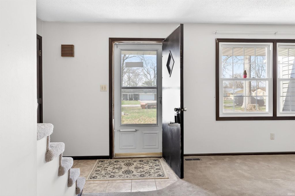 Photo of 4918 Wheatridge Road, Fort Wayne, IN 46835 (MLS # 202609371)