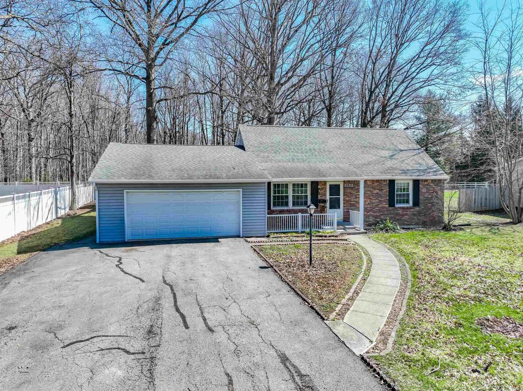 Photo of 4918 Wheatridge Road, Fort Wayne, IN 46835 (MLS # 202609371)