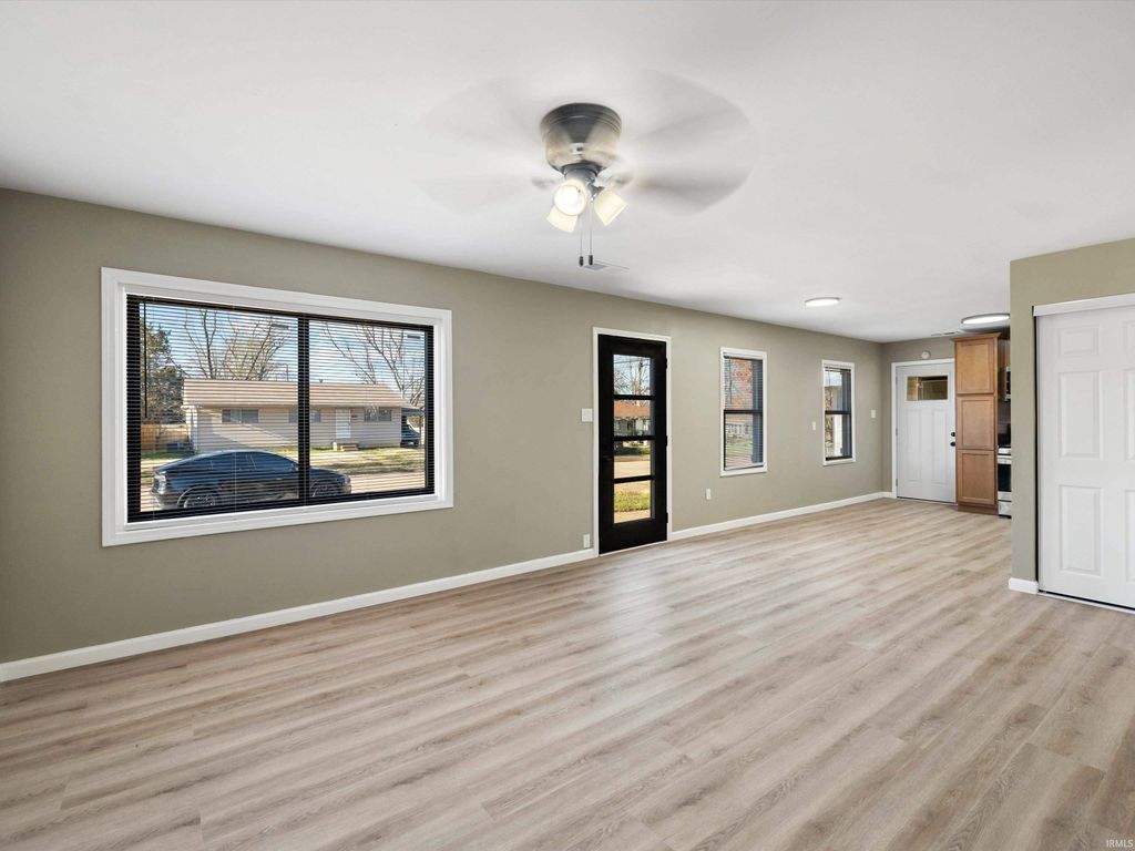 Photo of 407 North Park Drive, Evansville, IN 47710 (MLS # 202608455)