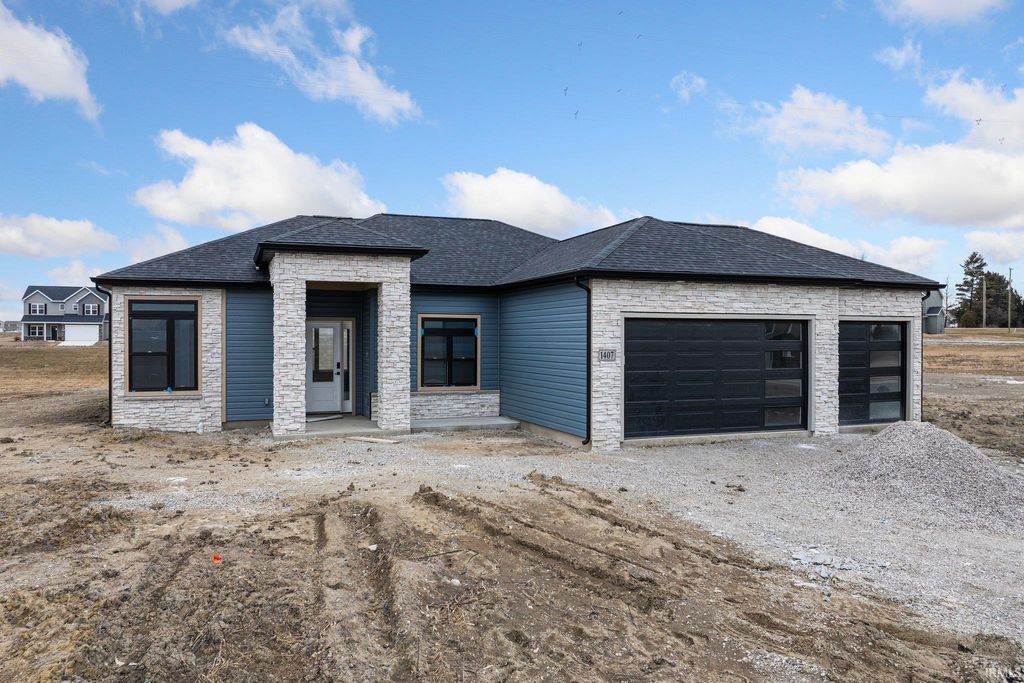 Photo of 1407 Tamalpais Drive, Fort Wayne, IN 46818 (MLS # 202602760)